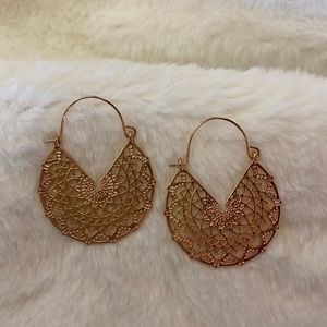 NWOT 🛍 Bundle for DISCOUNTS off Merch & Shipping